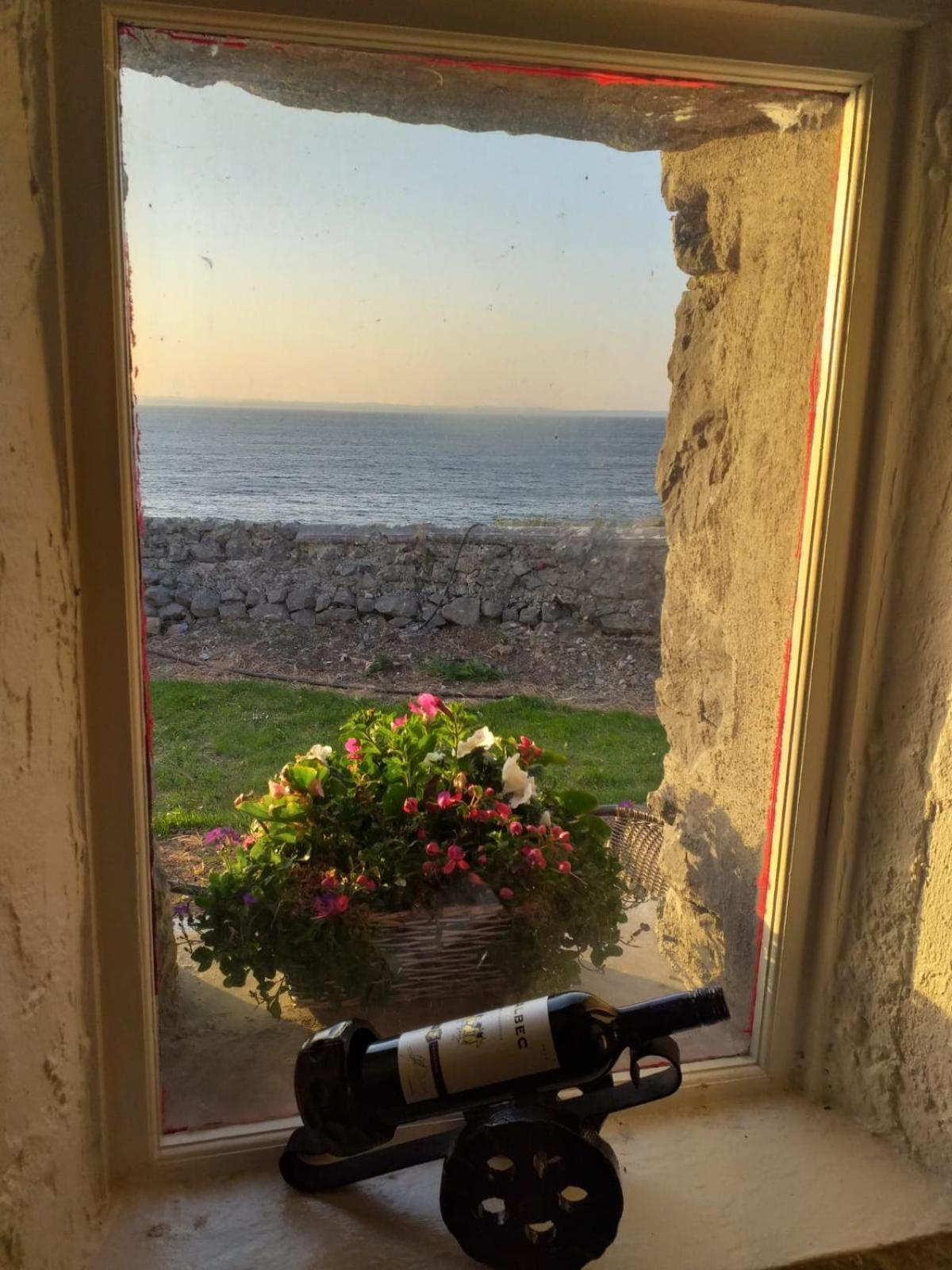 1844 Seascape Cottage Is Located On The Wild Atlantic Way Fanore Exterior photo